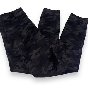 Spanx Camo Seamless High Waist Leggings Size 1x Dark Gray Shaping
